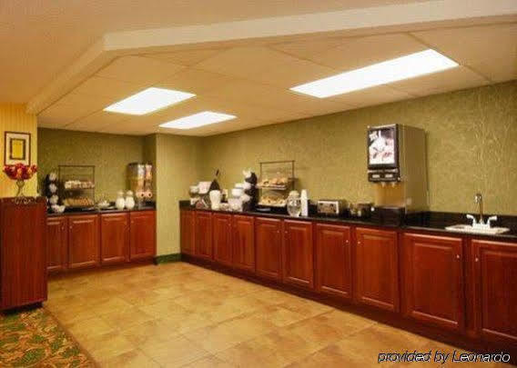 Hotel Comfort & North At The Pyramids Indianapolis