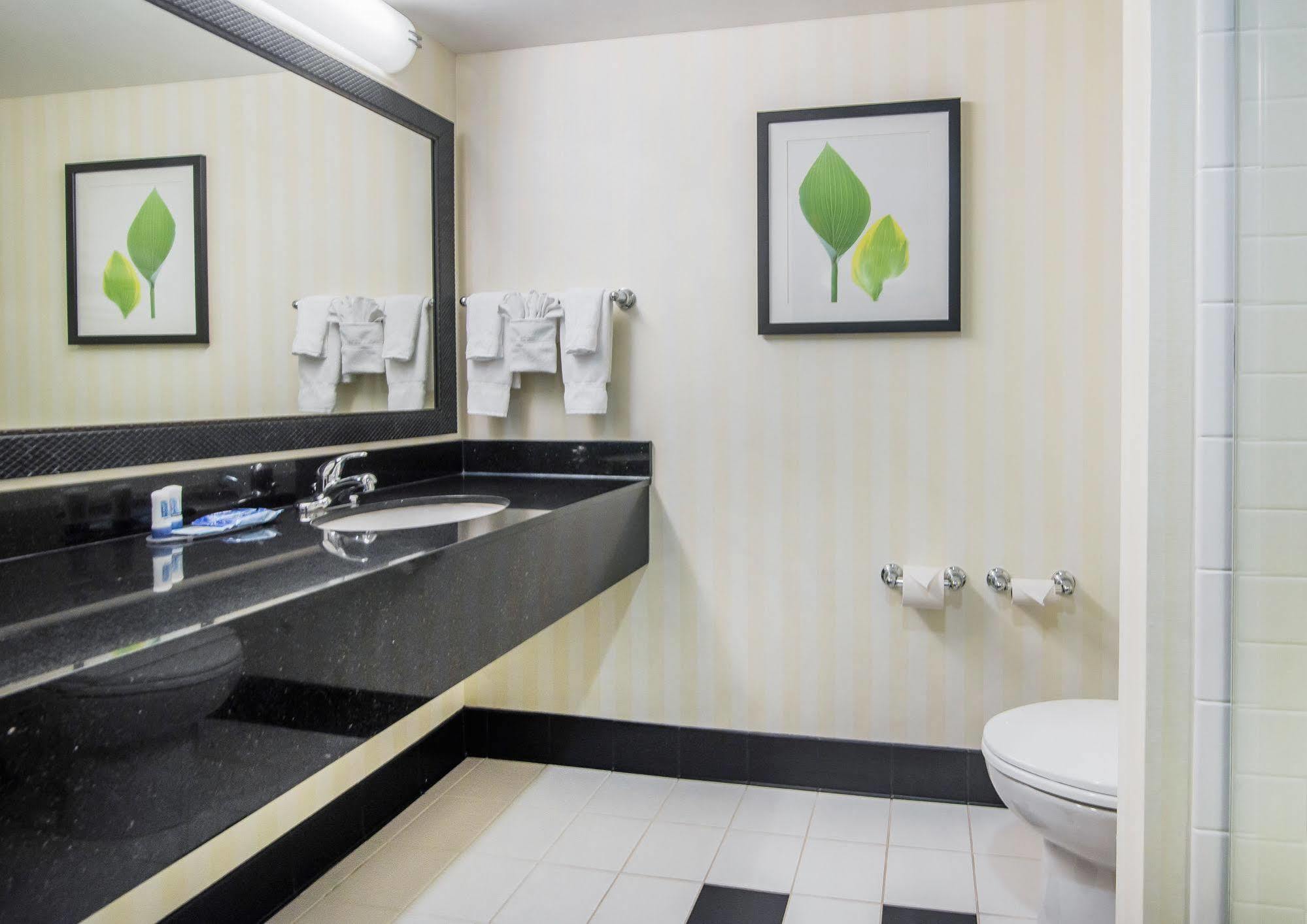 Hotel Fairfield Downtown 3*