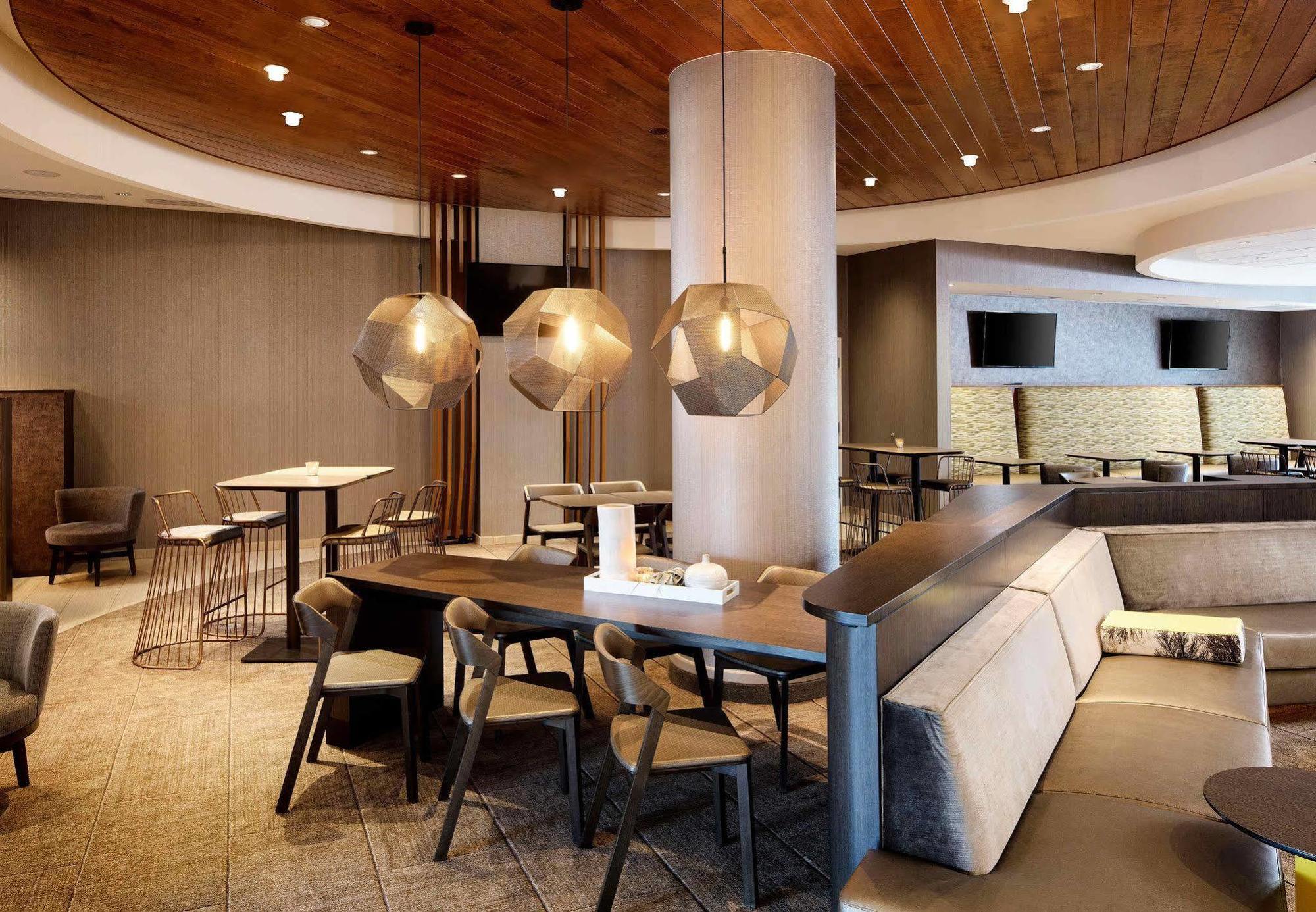 Springhill Downtown Hotel
