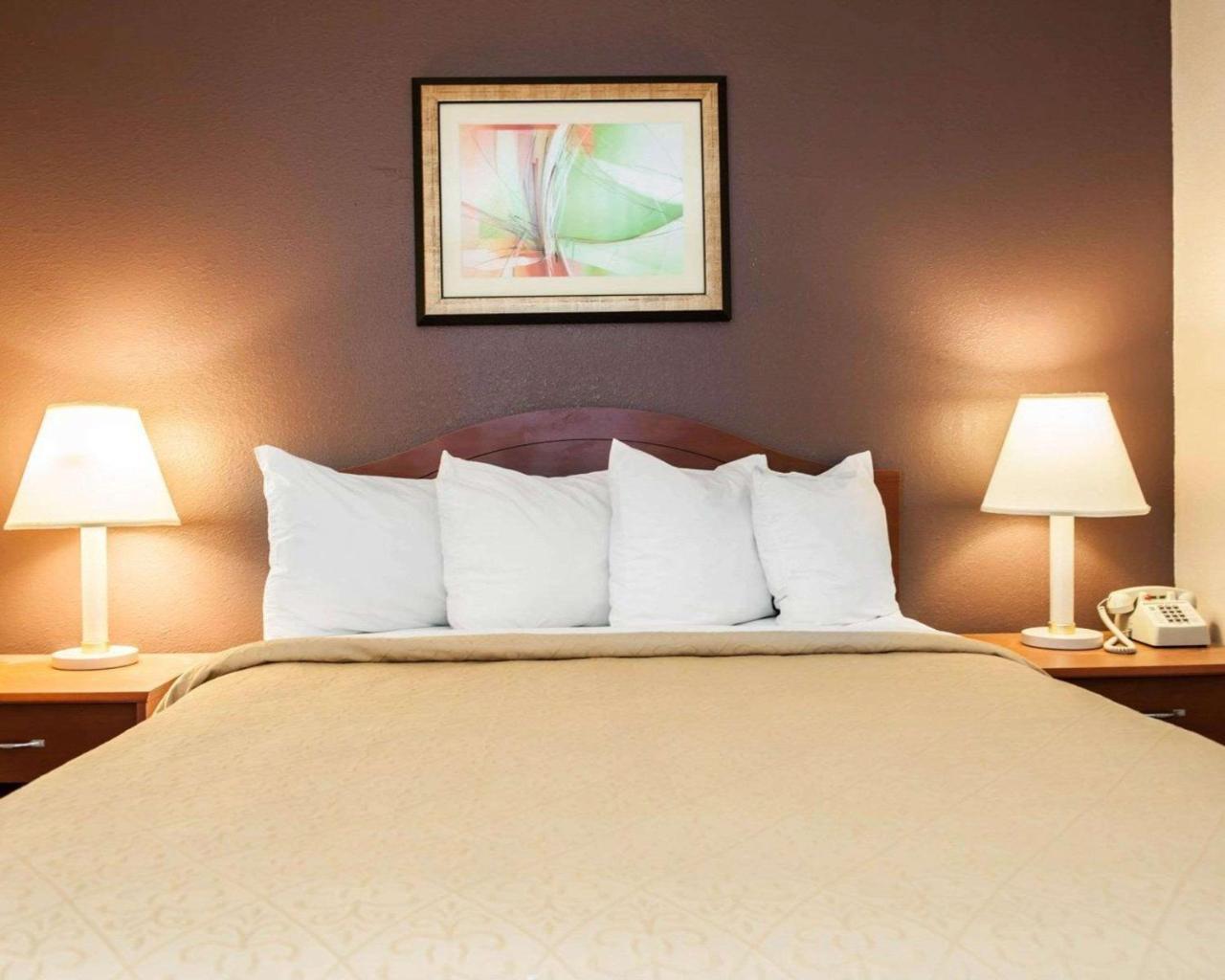 Quality And Hotel 3*