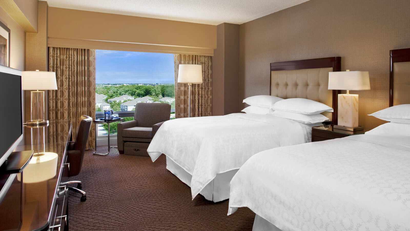 Sheraton At Keystone Crossing 3*