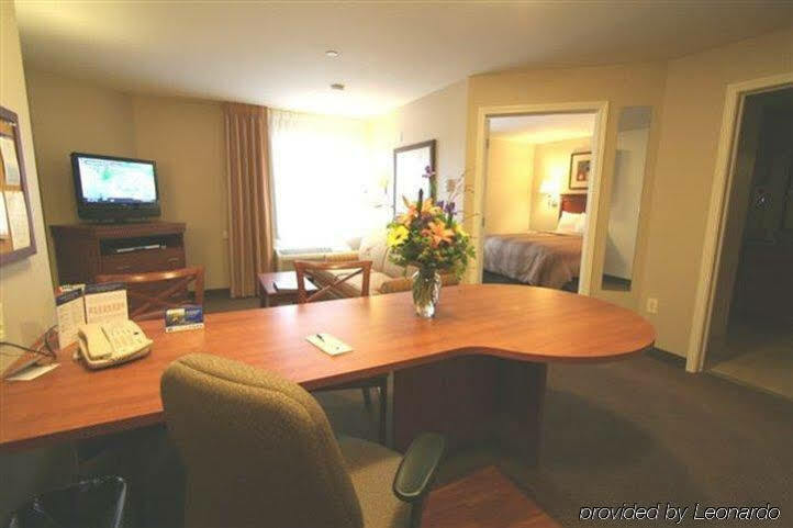 Candlewood Airport By Ihg