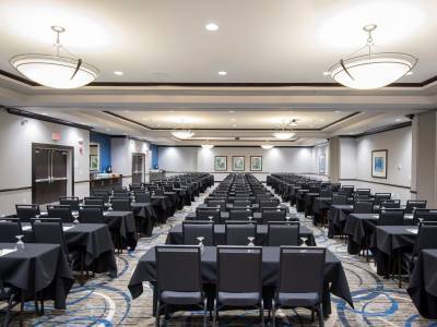 Hotel Airport By Ihg Indianapolis