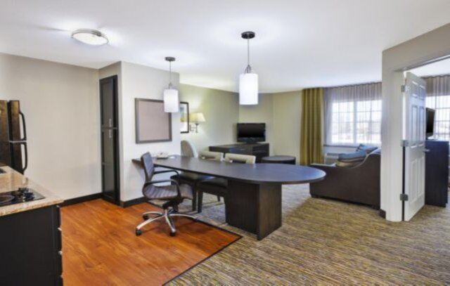Candlewood Airport By Ihg