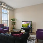 Cozy Indy Get Away - Private Room - Shared