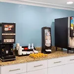 Day\'S Inn & Suites By Wyndham Indianapolis Airport East