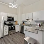 1Br Cozysuites With Direct Skybridge Access #5