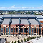 Indy Stadium Villa 711 L