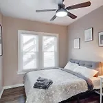 Prime 2Br Gem, Near Convention Hub!