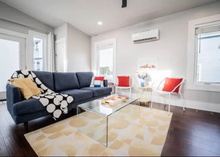 Luxury W - Soaktub- King - Backyard - Fountain Sq