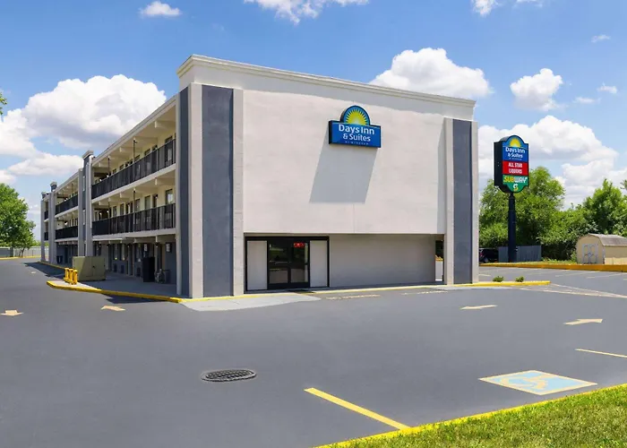 Day\'S Inn & Suites By Wyndham Indianapolis Airport East