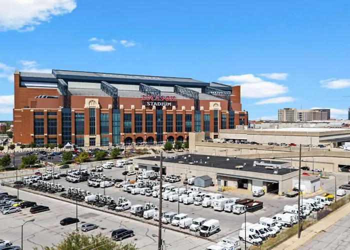 Indy Stadium Villa 711 L