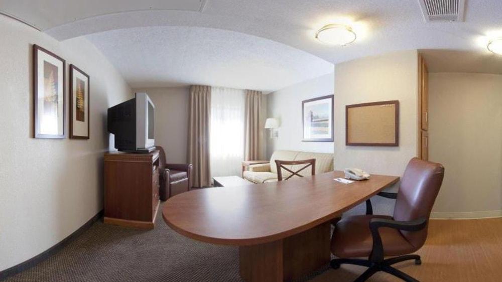 Candlewood Downtown Medical District By Ihg Hotel 2*