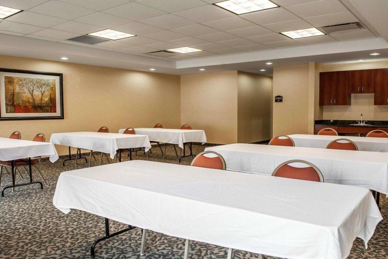 Comfort Near Airport Hotel Indianapolis