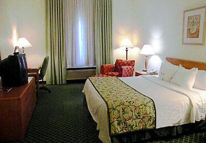 Fairfield & East 3*