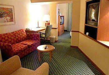 Hotel Fairfield & East