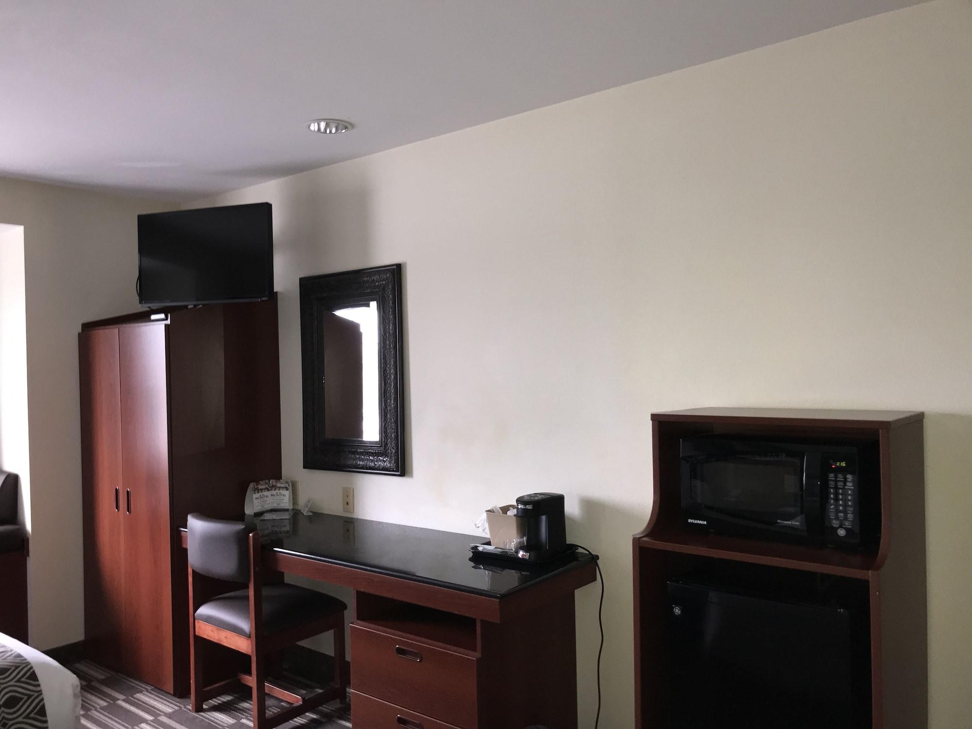 Hotel Microtel & By Wyndham Airport 2*