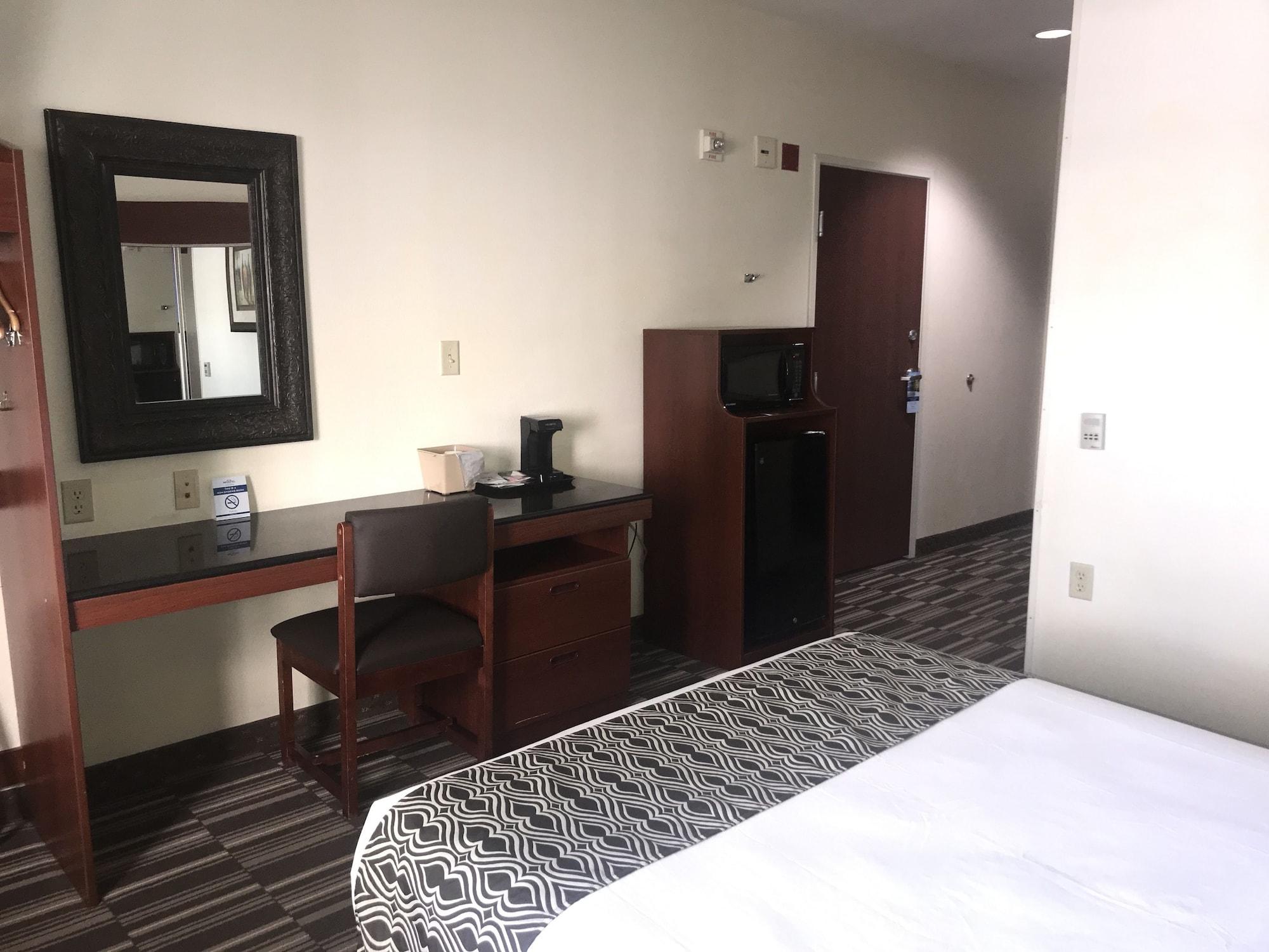 Microtel & By Wyndham Airport Hotel Indianapolis