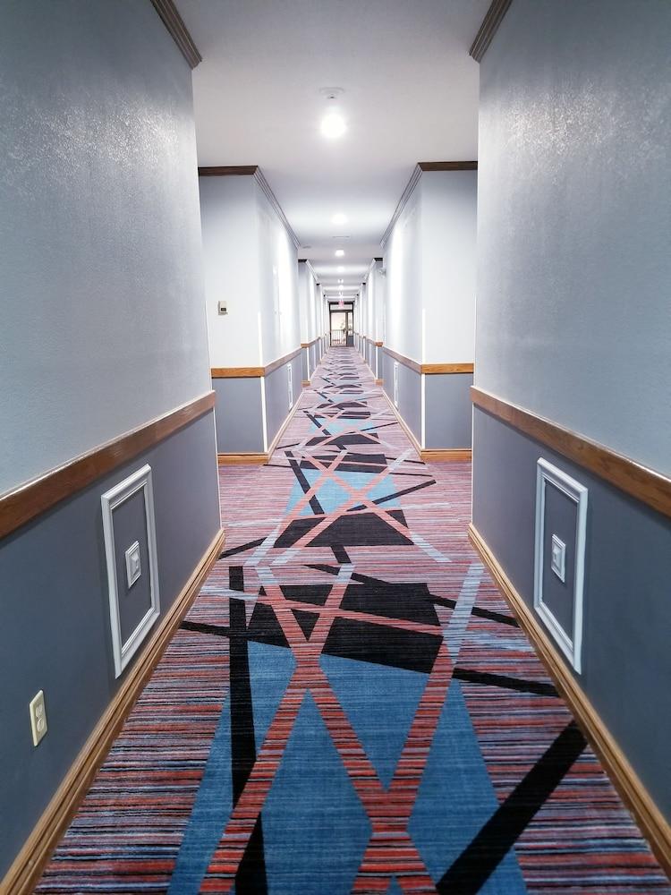 Baymont By Wyndham Northwest Hotel