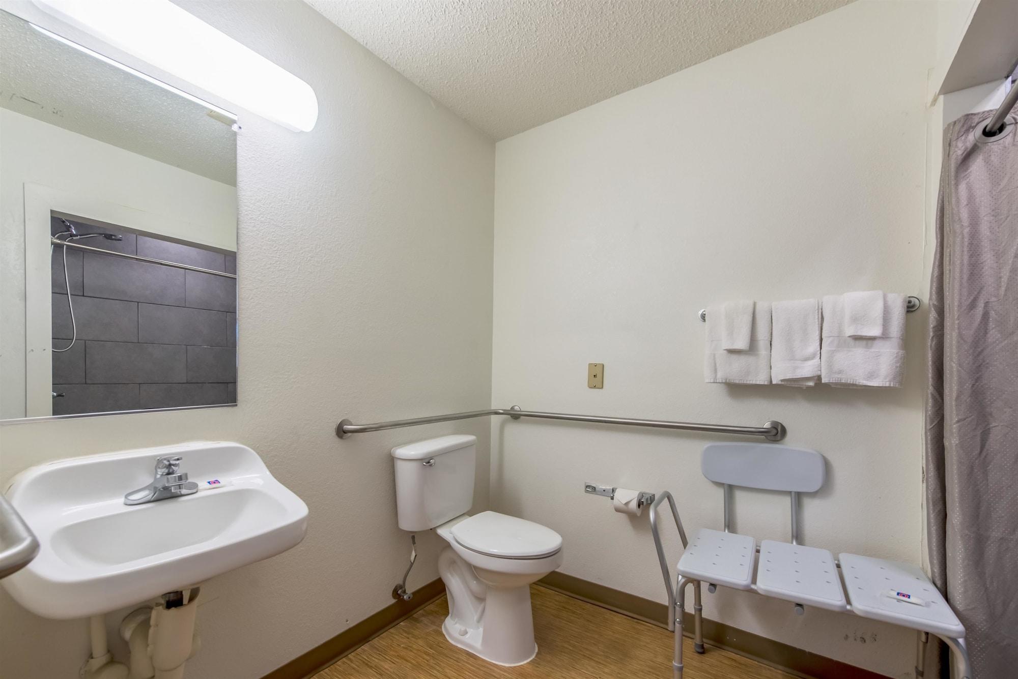 6 Carmel Motel