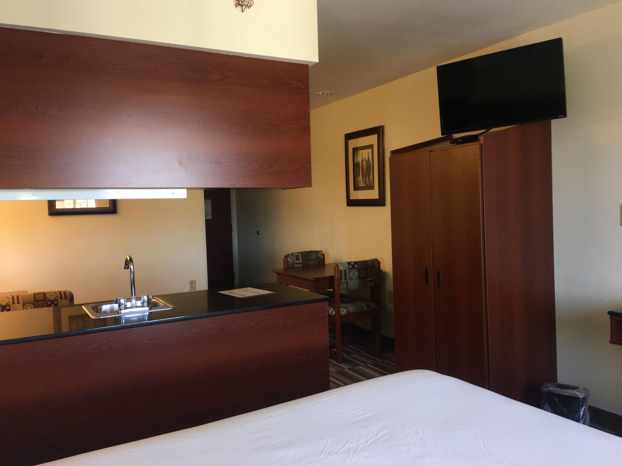 Microtel & By Wyndham Airport Hotel