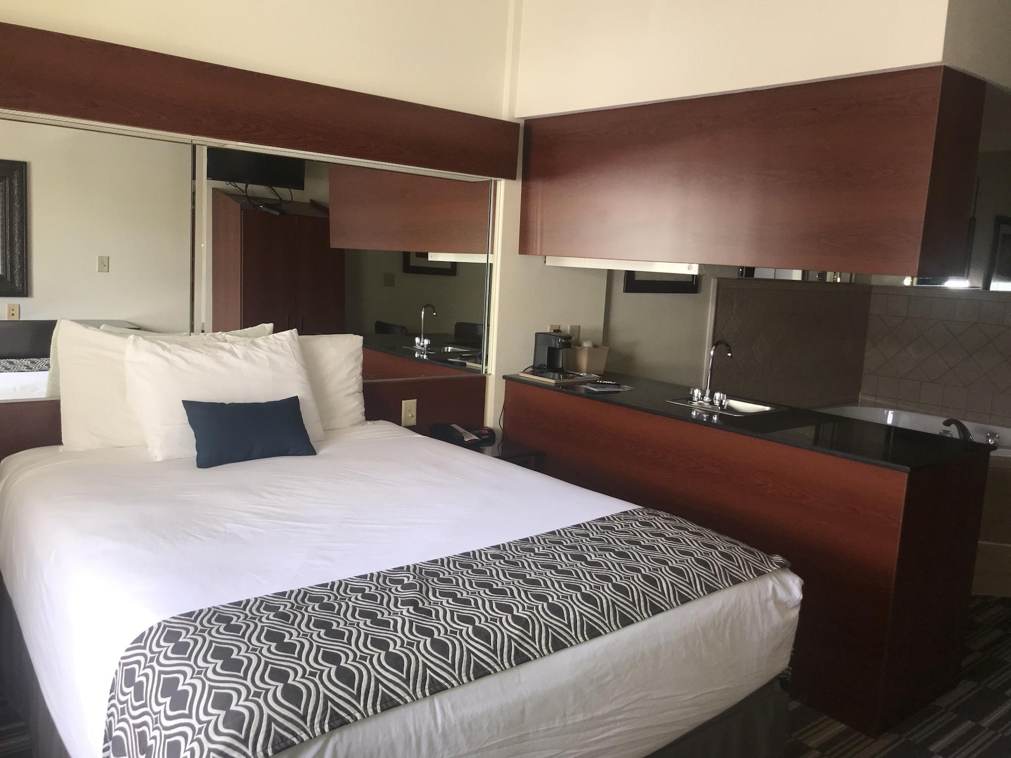 Microtel & By Wyndham Airport Hotel