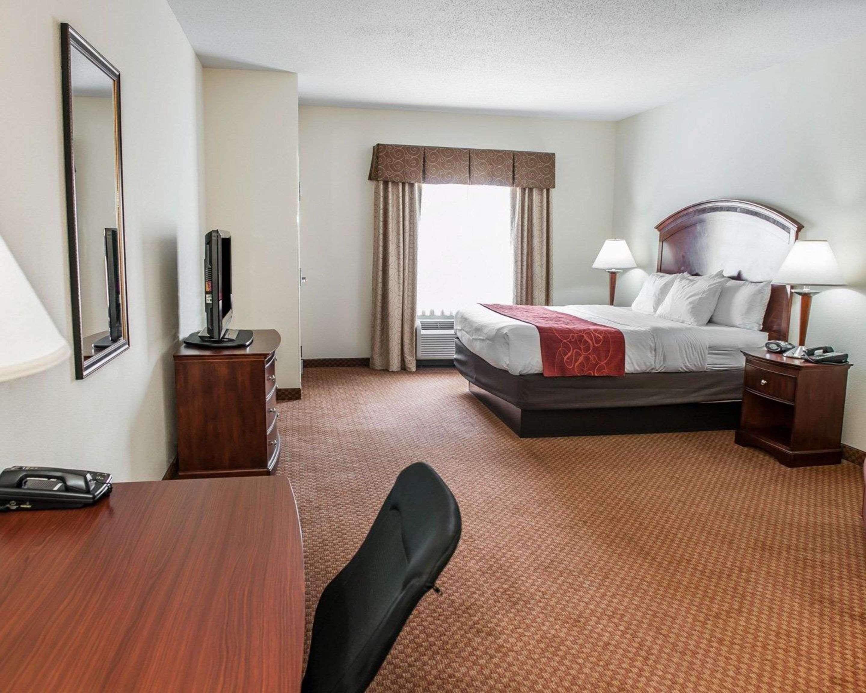 Hotel Comfort Near Airport