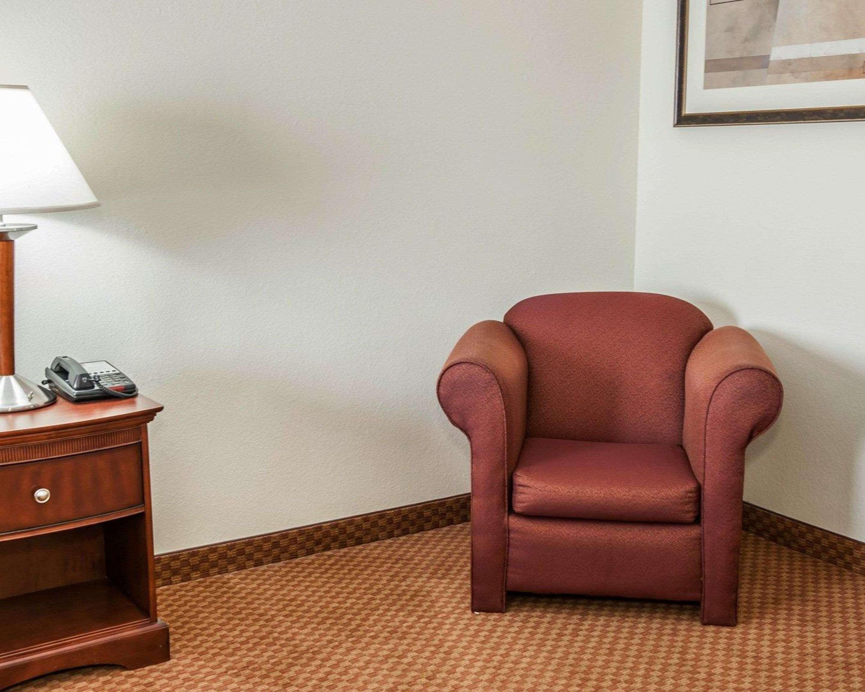 Hotel Comfort Near Airport