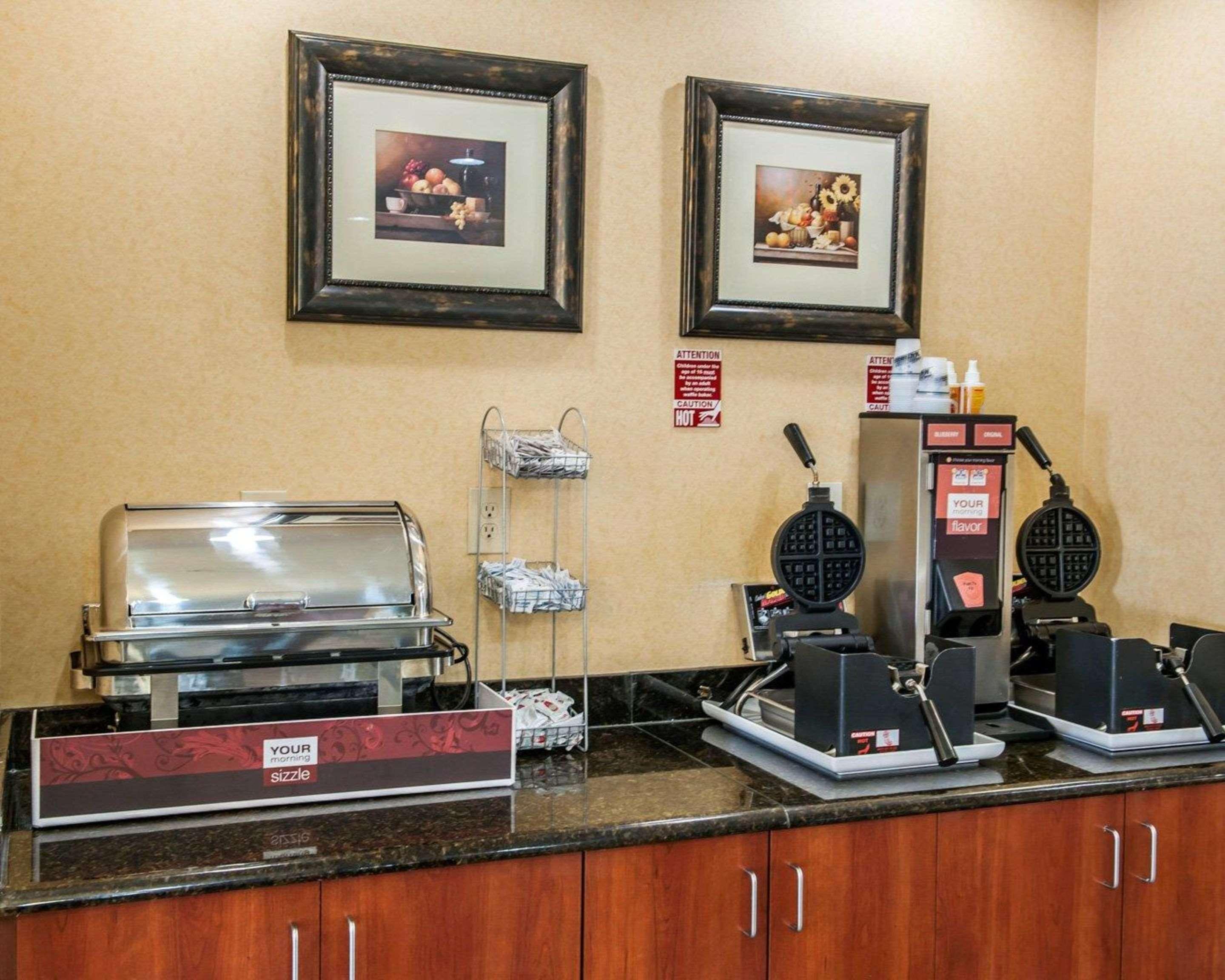 Hotel Comfort Near Airport 3*