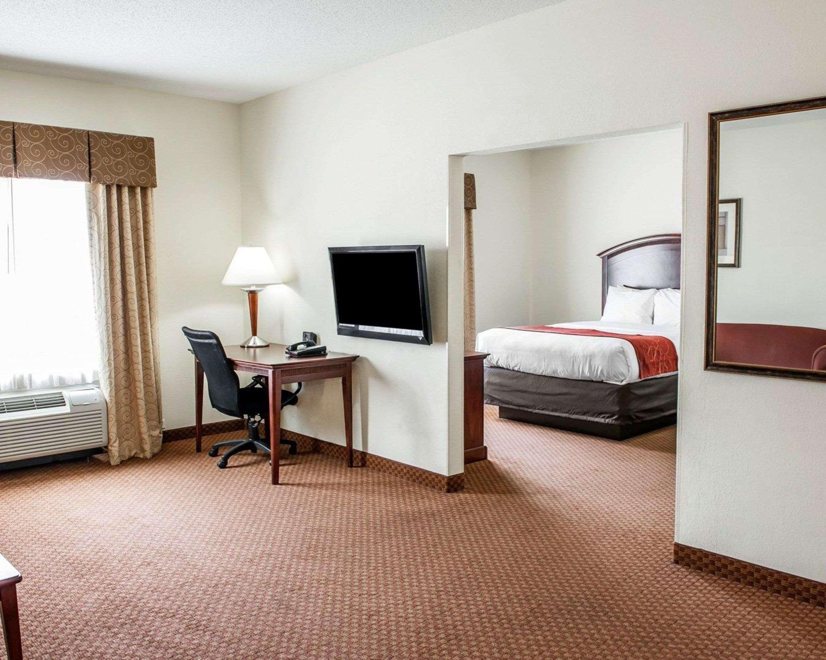 Hotel Comfort Near Airport