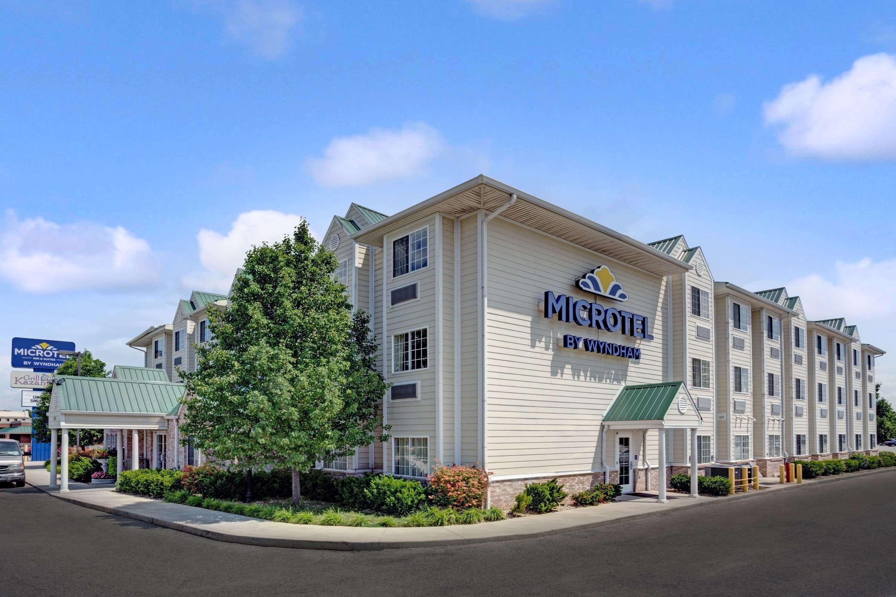 Microtel & By Wyndham Airport 2*