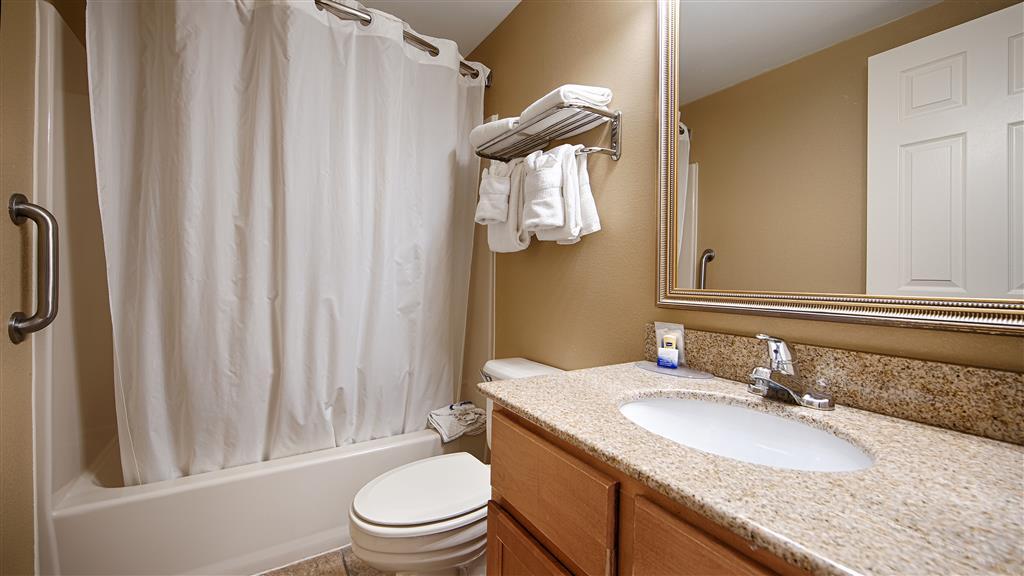 Baymont By Wyndham Northwest Hotel