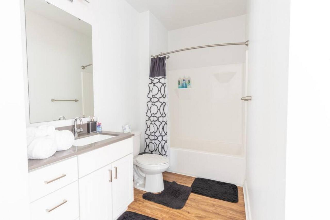 Affordable 1bd, Comfy Queen Beds, With Gym