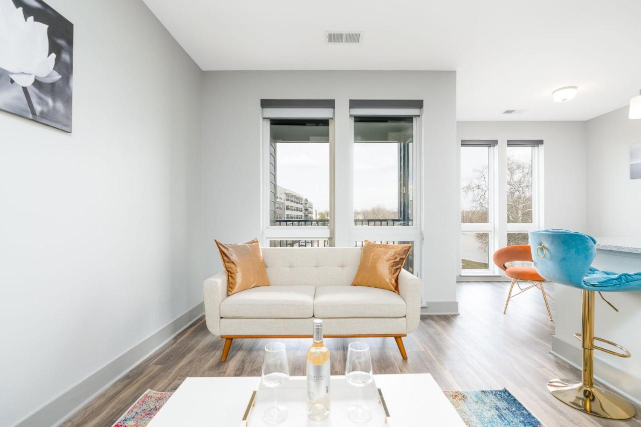 Apartment Stylish 1br With View *