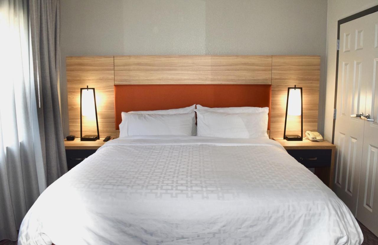 Candlewood Downtown Medical District By Ihg 2*