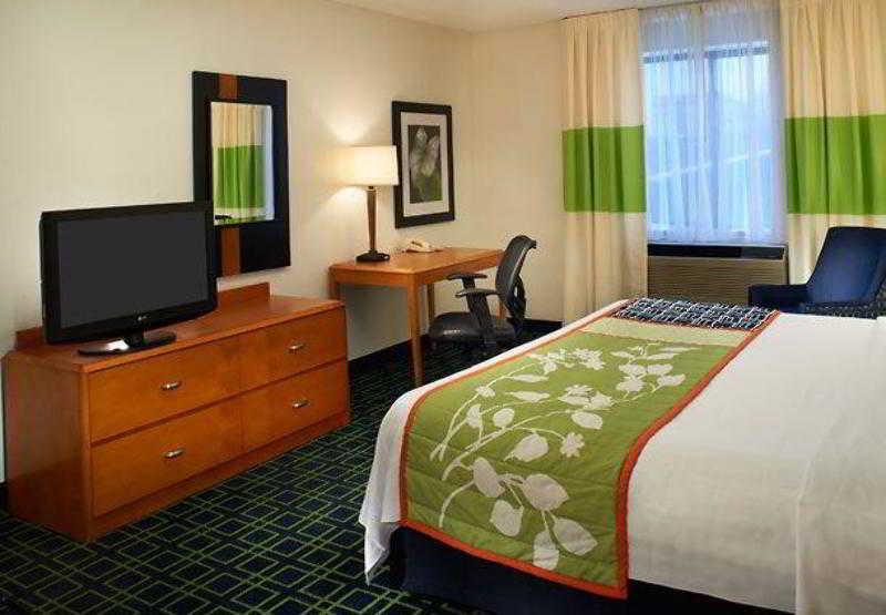 Hotel Fairfield & East 3*