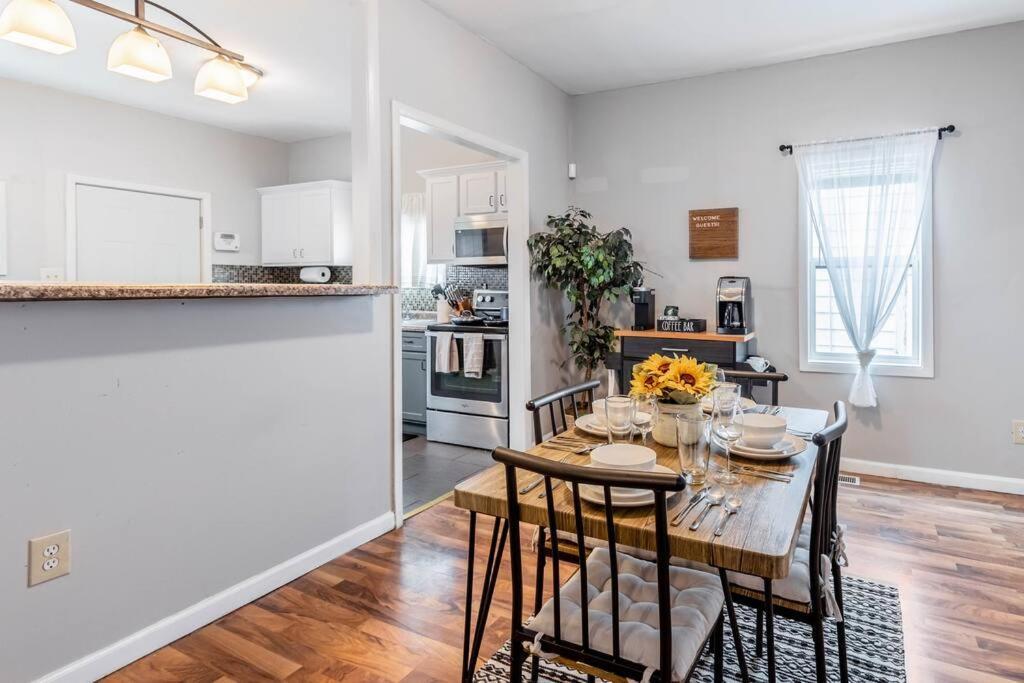 The Indy Unit! King Bed/free Coffee/keyless Entry! Apartment Indianapolis
