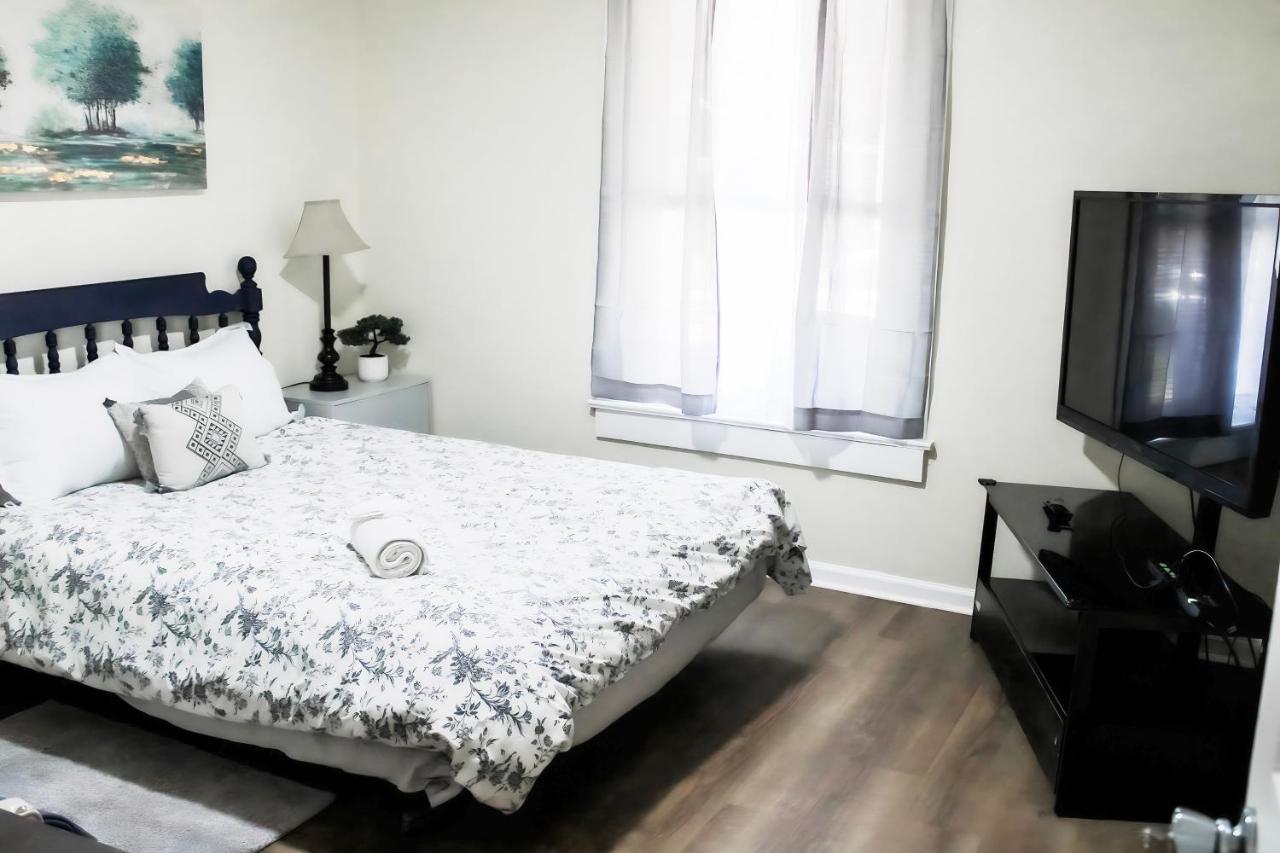 Cozy Retreat Near Downtown Indianapolis- Private Bedroom *