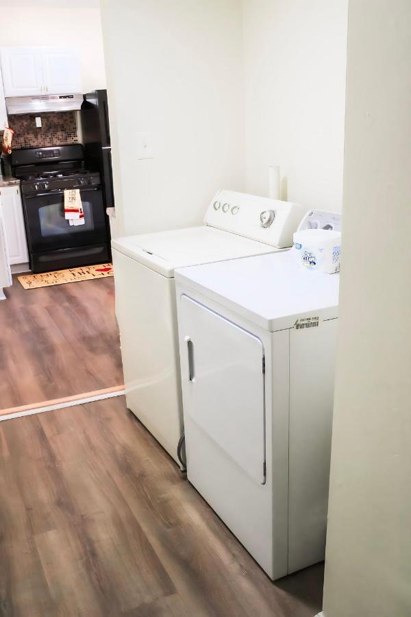 Cozy Retreat Near Downtown Indianapolis- Private Bedroom Homestay *