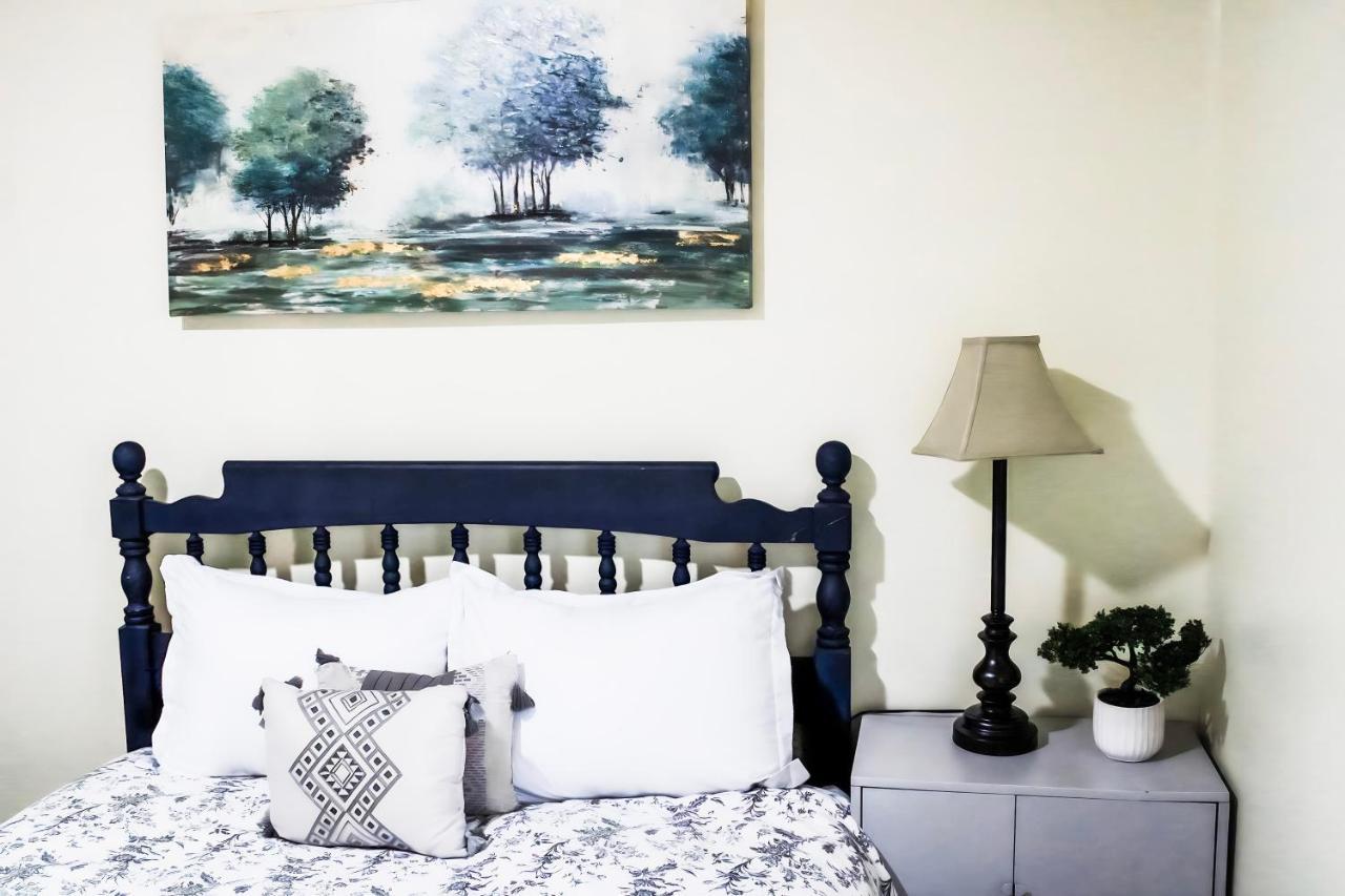 Homestay Cozy Retreat Near Downtown Indianapolis- Private Bedroom *