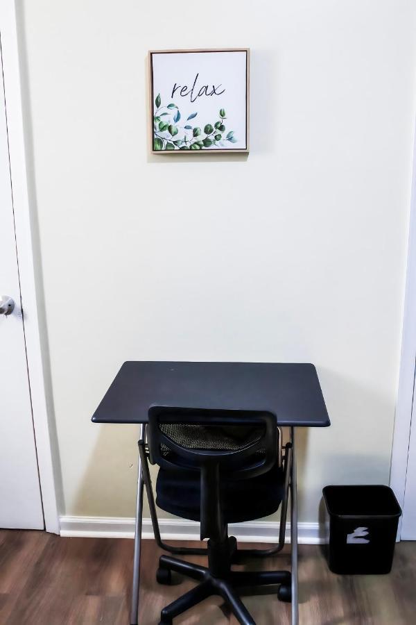 Homestay Cozy Retreat Near Downtown Indianapolis- Private Bedroom *