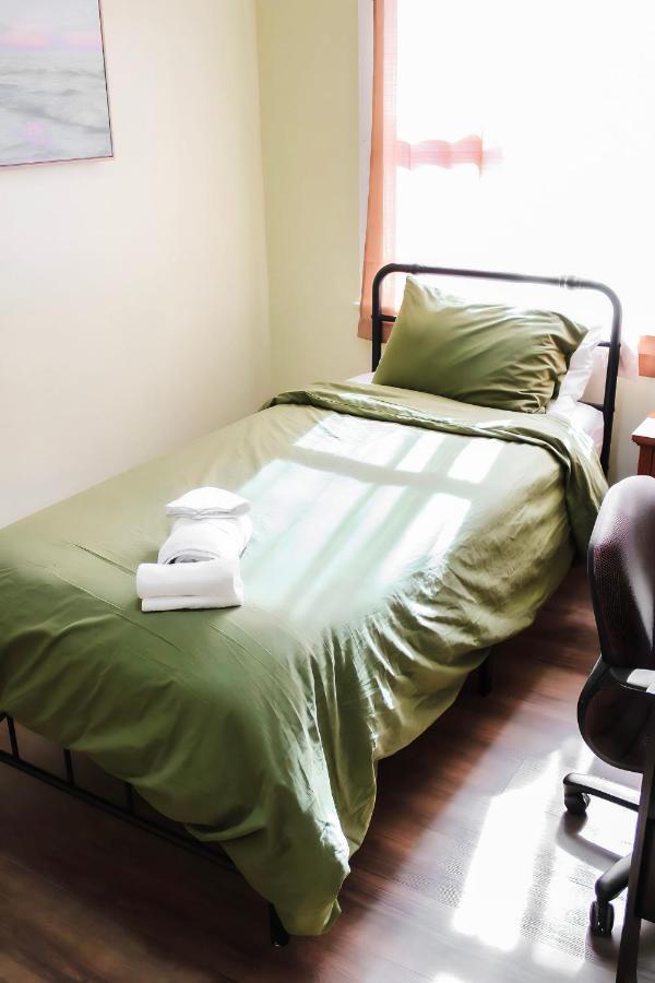 Homestay Cozy Retreat Near Downtown Indianapolis- Private Bedroom