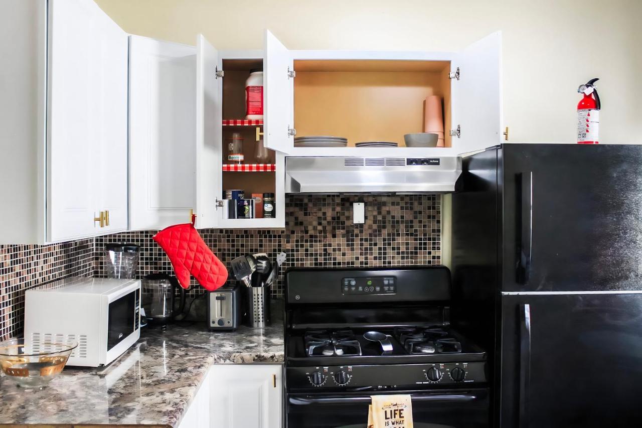 Cozy Retreat Near Downtown Indianapolis- Private Bedroom Homestay