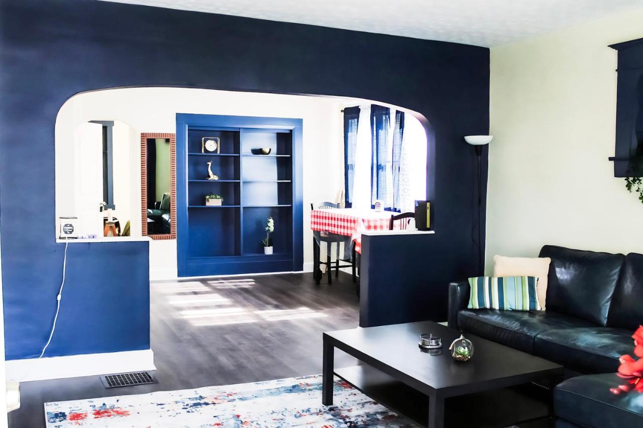 Homestay Cozy Retreat Near Downtown Indianapolis- Private Bedroom *