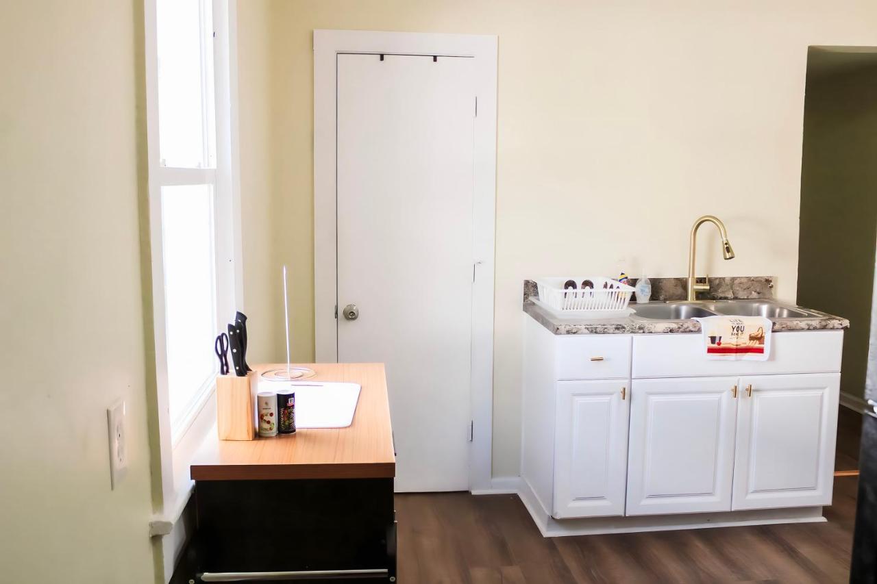 Cozy Retreat Near Downtown Indianapolis- Private Bedroom Homestay