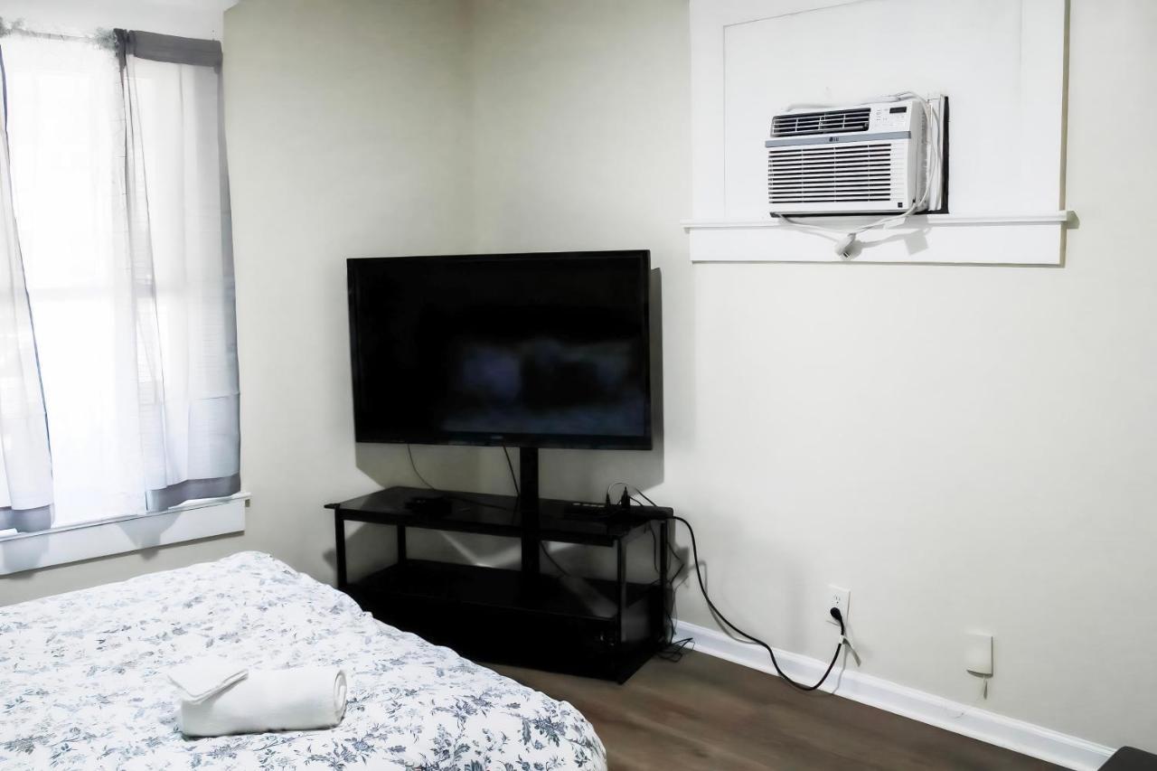 Homestay Cozy Retreat Near Downtown Indianapolis- Private Bedroom