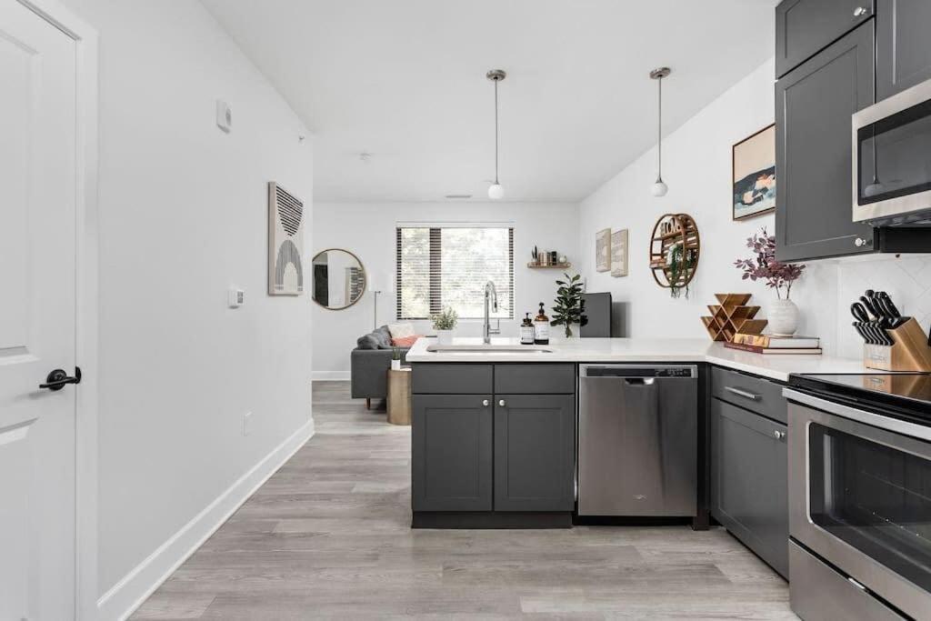 Cozysuites Modern In Meridian Kessler *