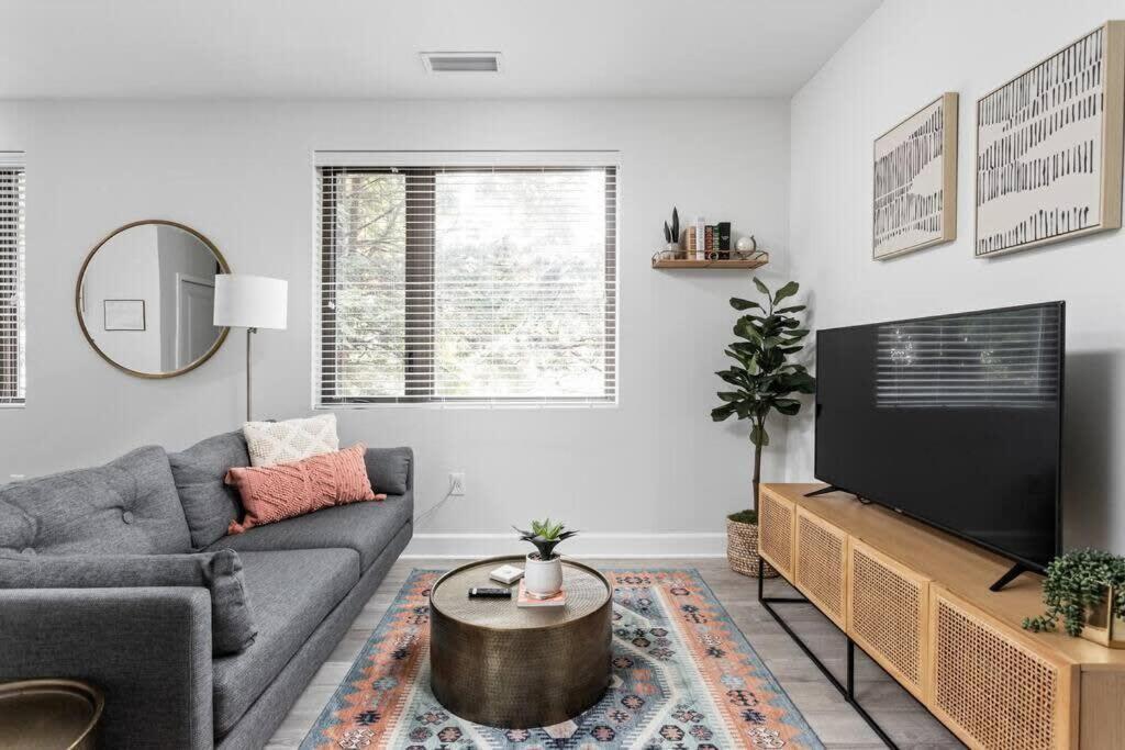 Apartment Cozysuites Modern In Meridian Kessler