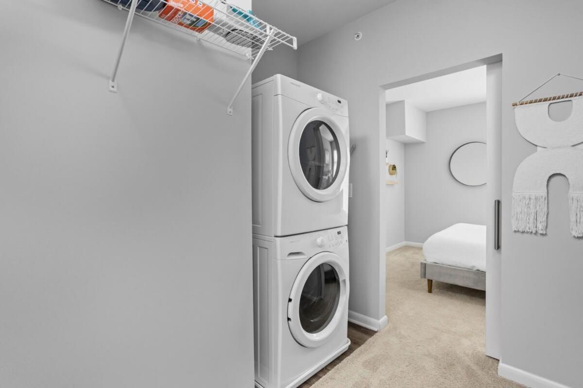 Cozysuites L Roomy 1br, Monument Circle, Indy Apartment Indianapolis