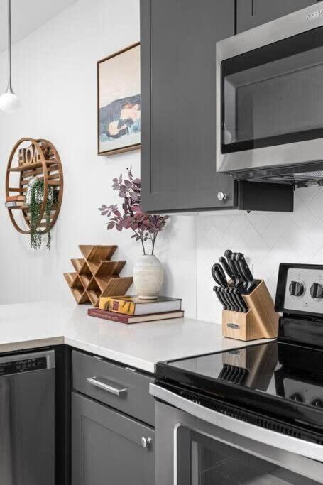 Cozysuites Modern In Meridian Kessler *